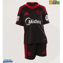 Sevilla Tredjedraktsett Barn 2025-26 Kortermet (+ Korte bukser)